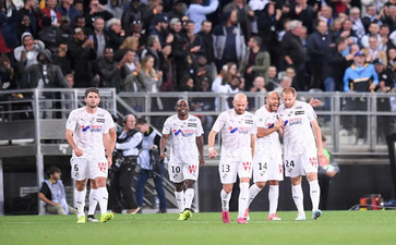 中国游戏大国的出航收入是中国市场近600亿美元国际市场2000亿美元的一部分，欧盟市场收入是欧盟市场的三倍，中国人口可能是欧洲人口...